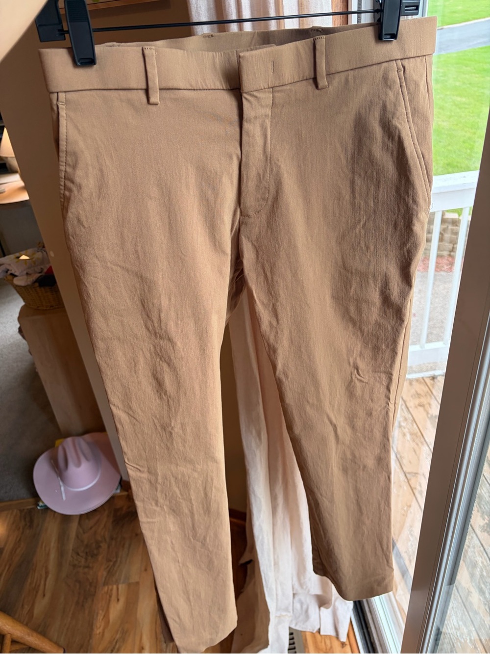 Like New Tommy Hilfiger Men's Tan Chino Pants 30x30